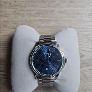 Gucci Men's Watch with Silver Band and Blue Dial